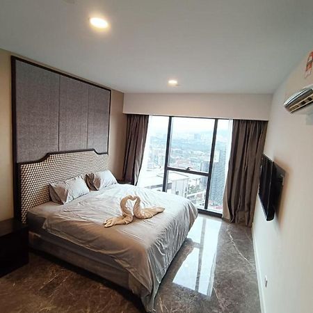Platinum Suite 2 New Kl Cbd New Luxury Condo With Best Infinity View To Klcc Twin Towers Pool Kuala Lumpur Eksteriør billede